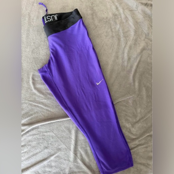 Women’s Nike Dri Fit Running capris. - Picture 1 of 10